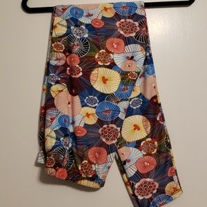 Agnes & Dora Multi Colored Leggings - XL